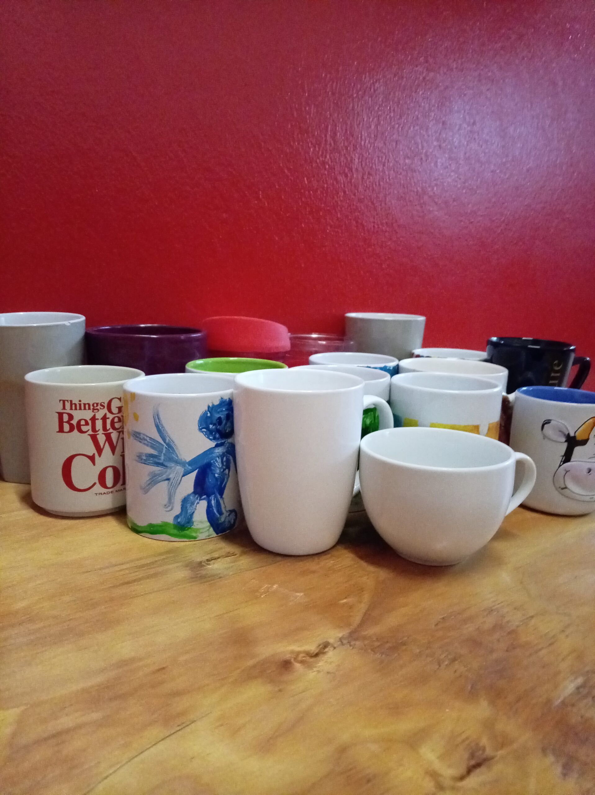 Joblot of approx. 18–20 Mixed Mugs (Mostly Ceramic) with Travel Lid & Glass