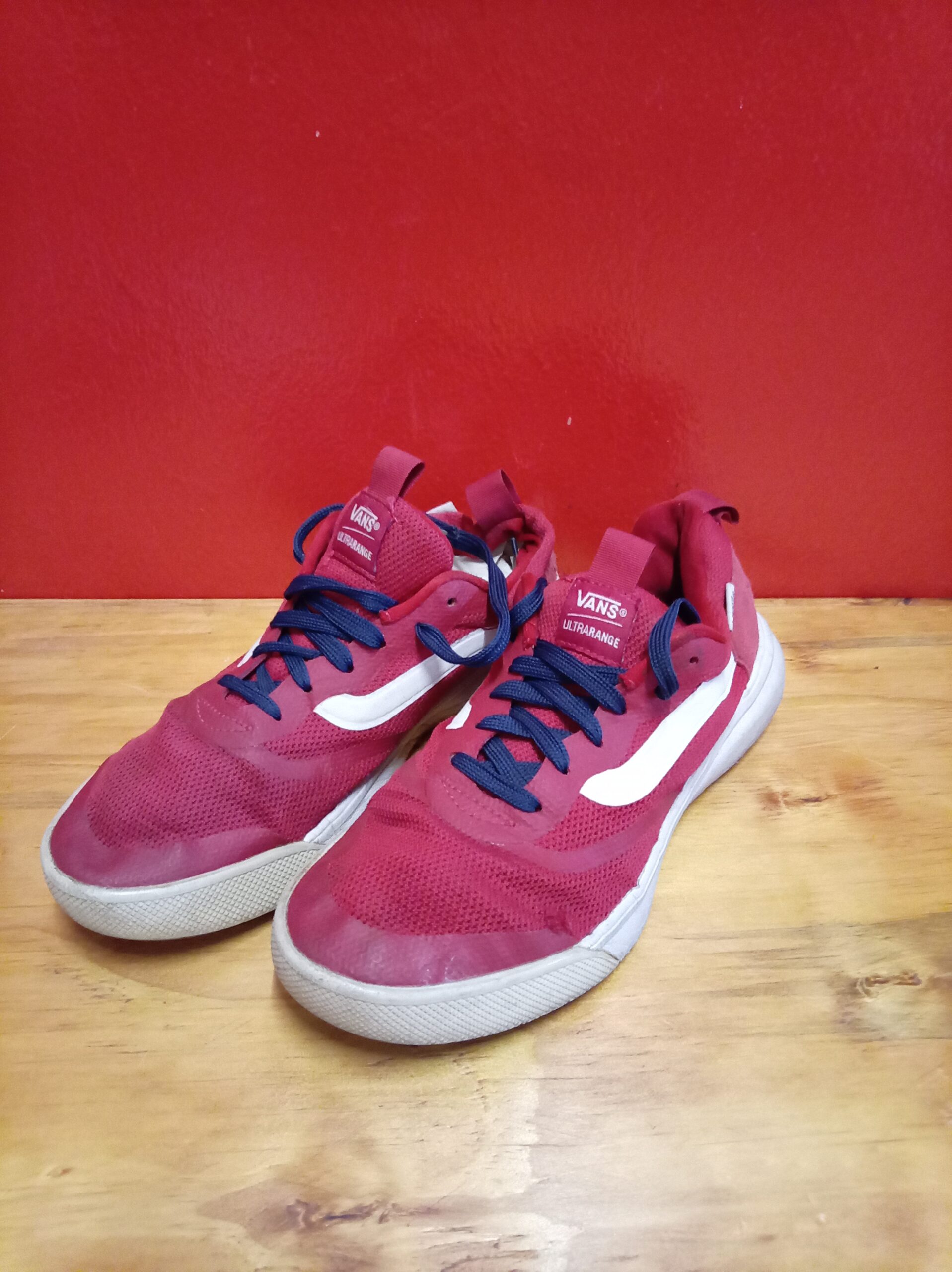 Vans UltraRange men’s sneakers, red — 1 pair (used, visible forefoot outsole wear)