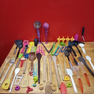 Joblot of Approx. 45–55 Kitchen Utensils – Mixed Wooden, Plastic & Metal Pieces