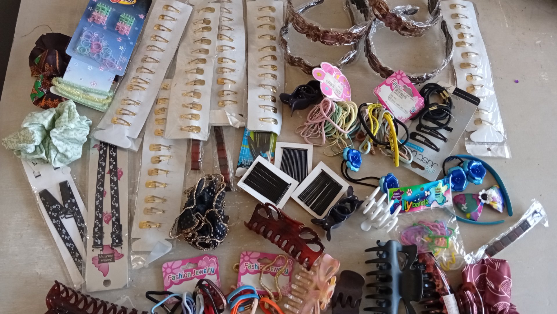 Bulk Lot: 45+ Brand New Hair Accessories & Safety Pins – Clips, Bands, Scrunchies, More!