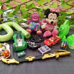 Mixed lot of assorted children's toys (joblot) — approx. 16 items