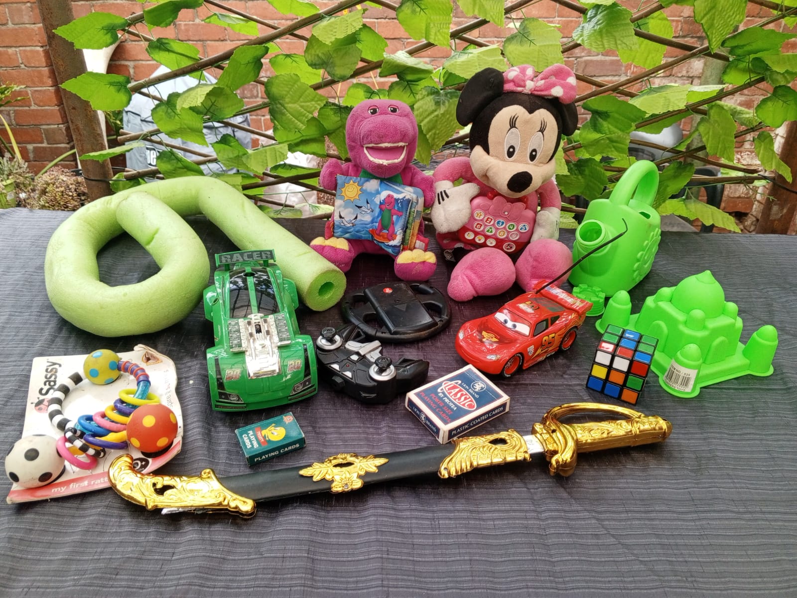 Mixed lot of assorted children’s toys (joblot) — approx. 16 items