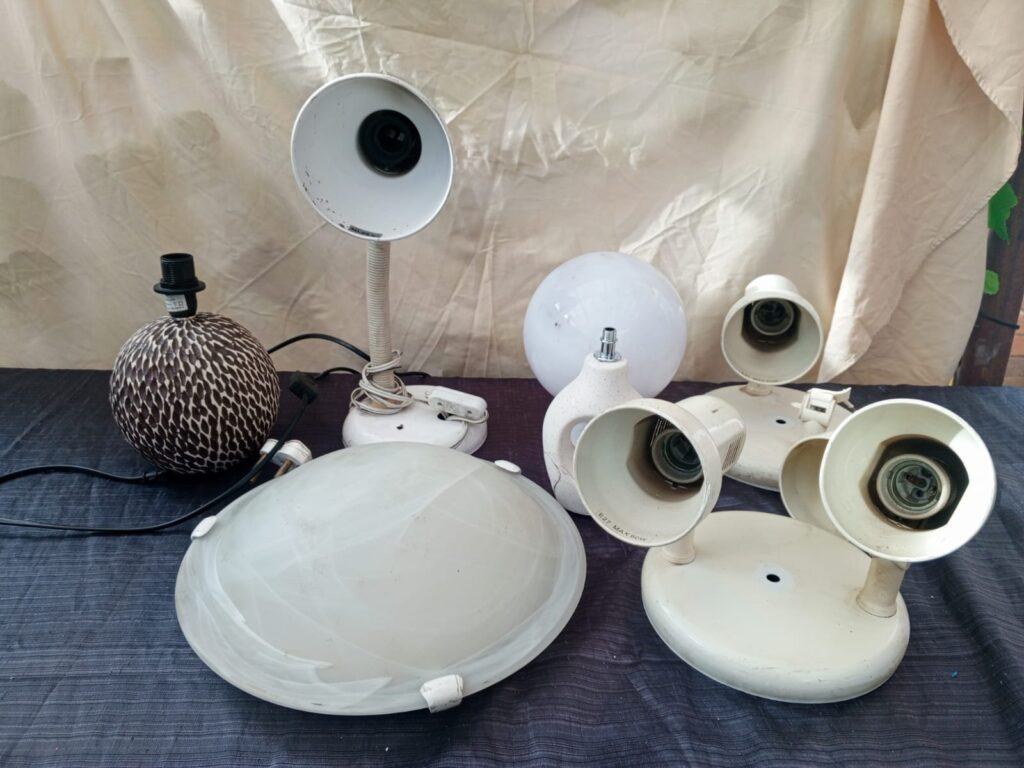 Lot of 6 Lamps & Light Fittings — mixed table/ceiling shades, bases and globe