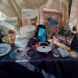 Mixed job lot – assorted household & kitchenware (approx. 12 items)