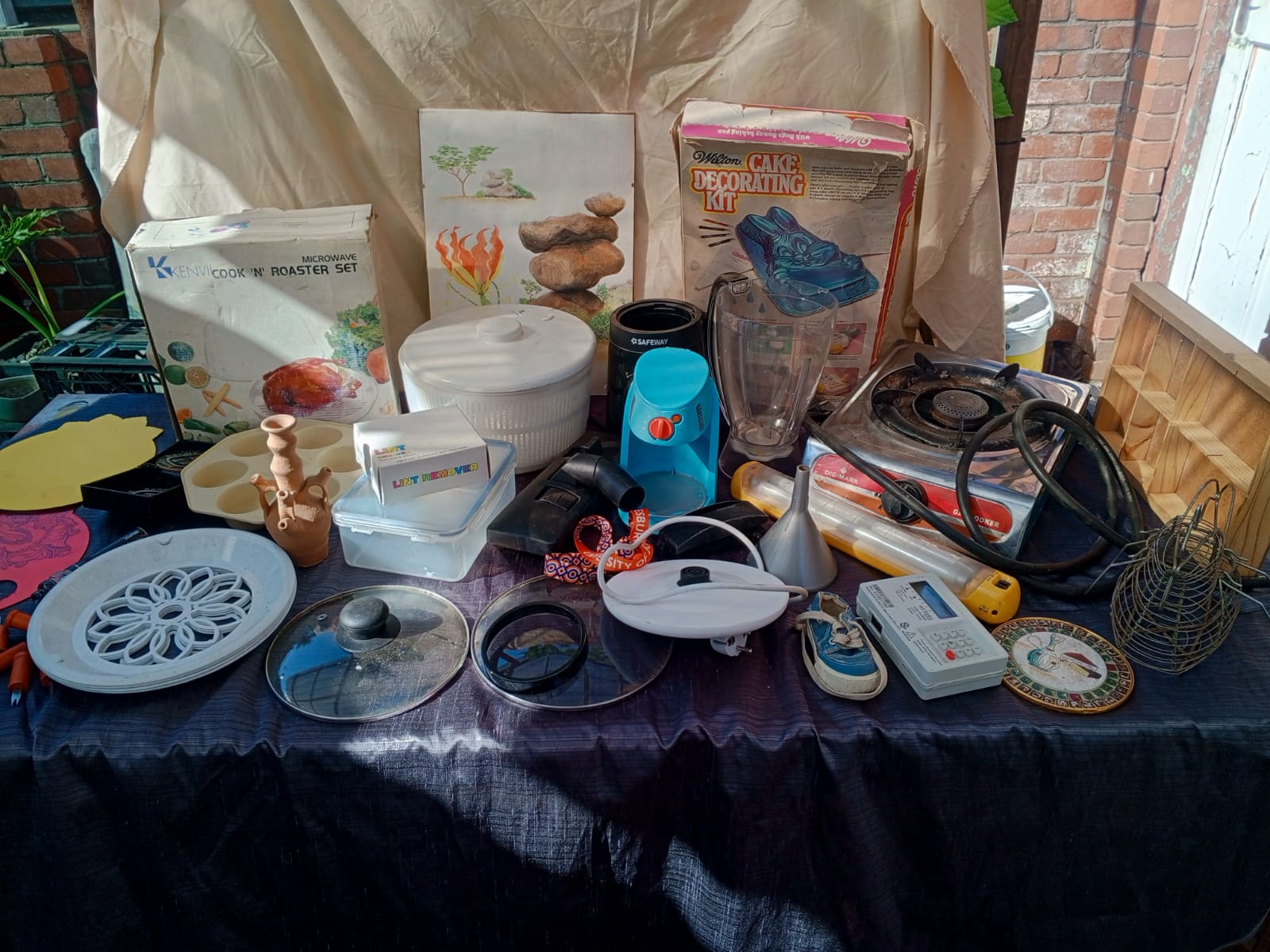 Mixed job lot – assorted household & kitchenware (approx. 12 items)