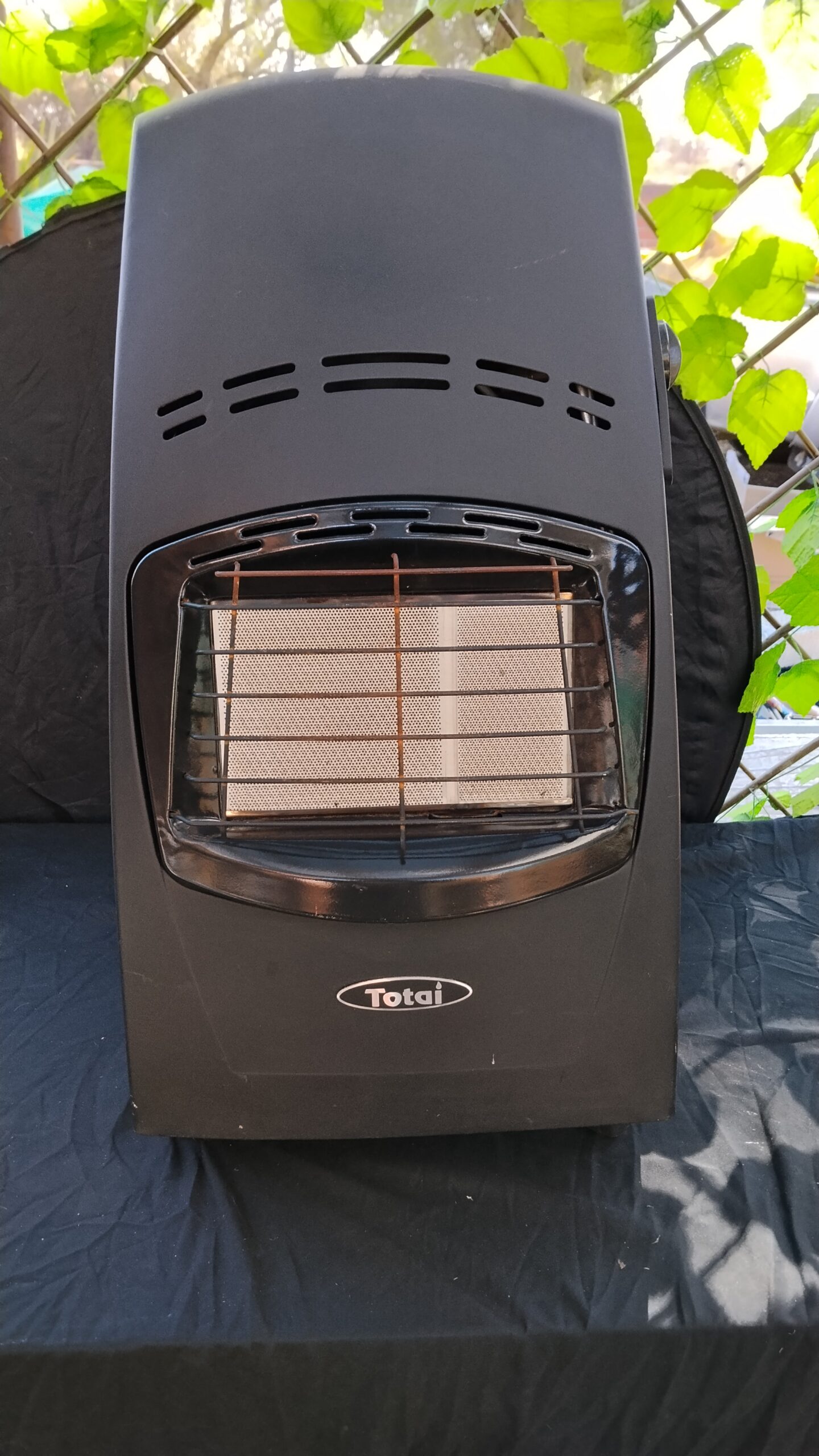 Totai Portable Gas Space Heater — Black with Hose & Regulator (Needs Repair)