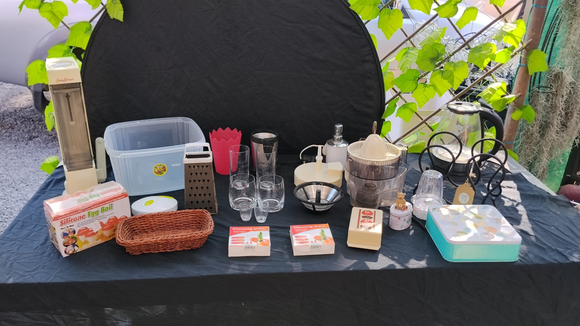 Bulk Lot: Assorted Kitchenware & Small Appliances (15-20 Items, Untested, Mixed Condition)