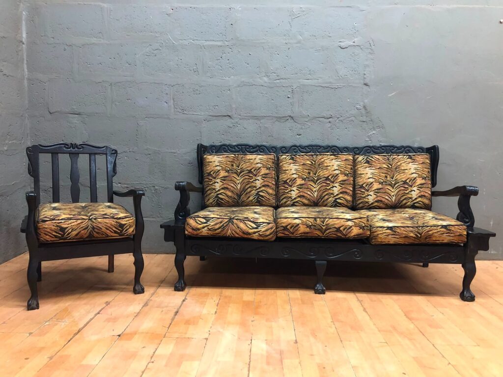 2-Piece Ball and Claw Suite: 3-Seater Sofa & Armchair with Patterned Cushions
