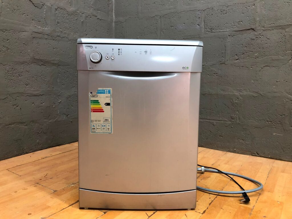 Defy DDW174 Dishwasher – Working, Complete, Used Condition
