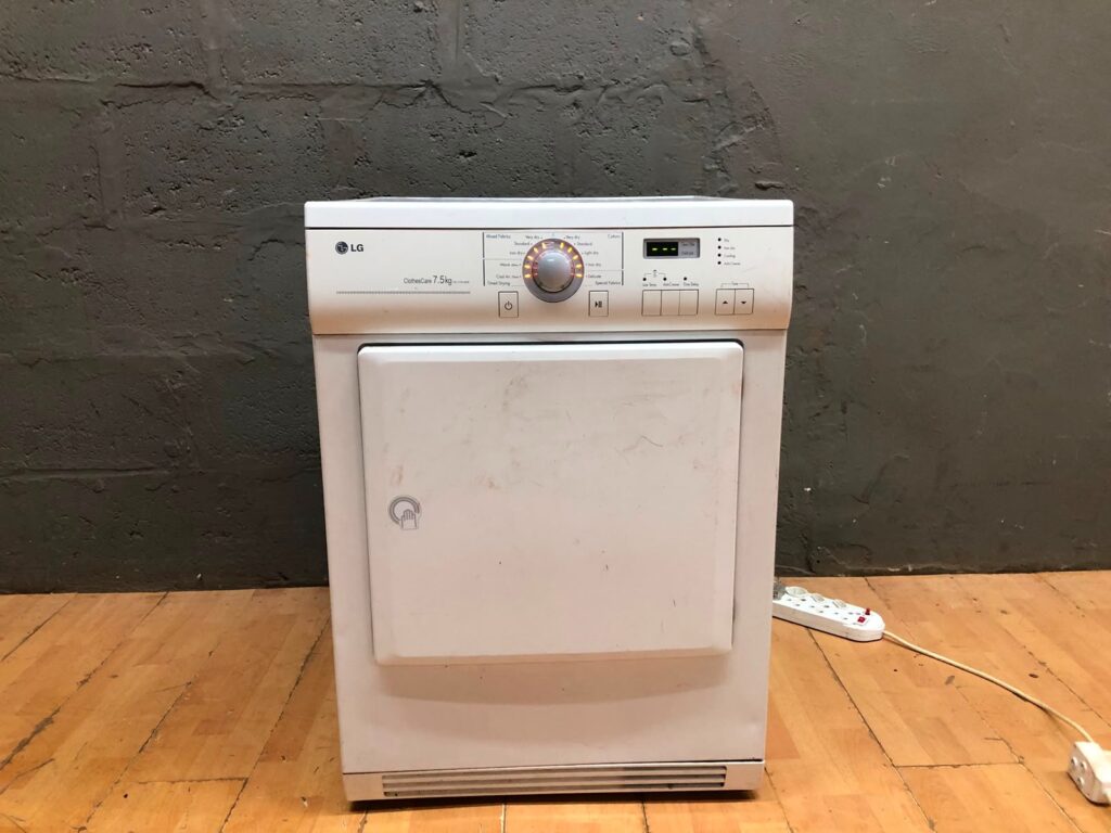 LG 7.5kg Clothes Dryer TD-V75120E – Used, Needs Extract Pipe