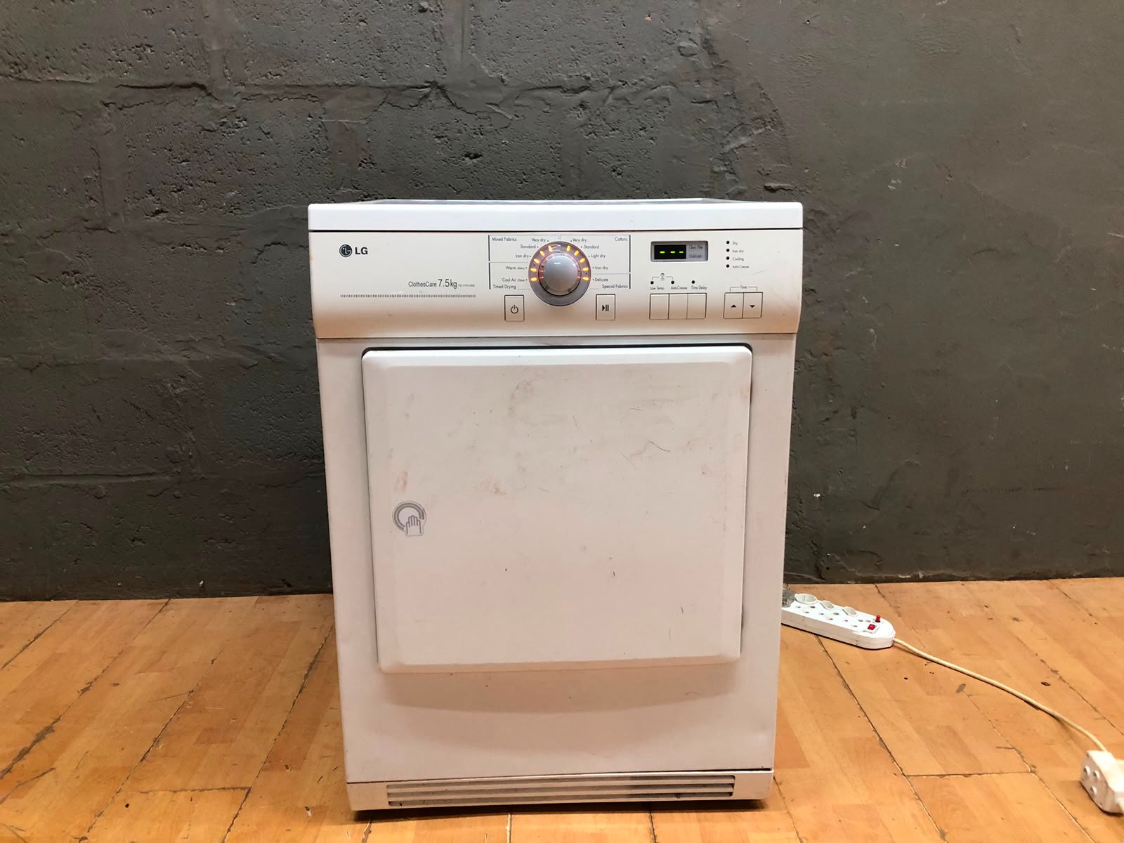 LG 7.5kg Clothes Dryer TD-V75120E – Used, Needs Extract Pipe