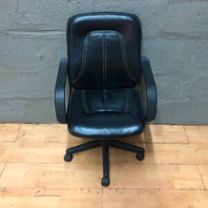 Black Swivel Office Chair – Fair Condition, 93x44x56 cm