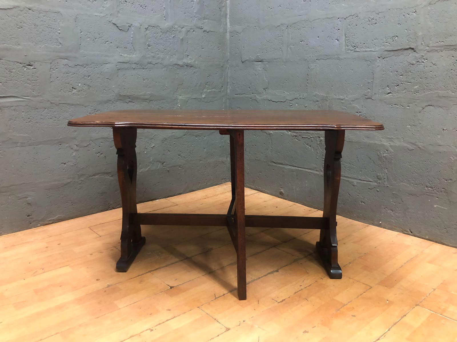 Drop-Leaf Wooden Table – Classic Versatility, 122x90x76cm