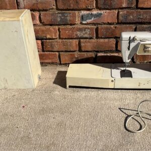 Singer Magic Bobbin Deluxe Model 620U Sewing Machine with Case – Turns On, Needs Attention