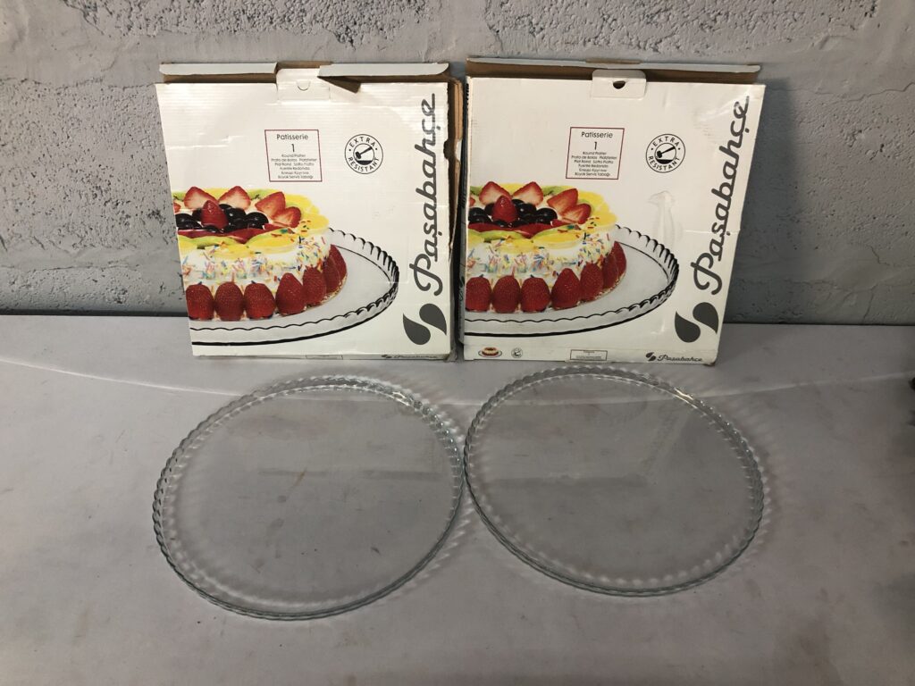 Pair of Pasabahce Clear Glass Round Serving / Cake Plates (2pcs)