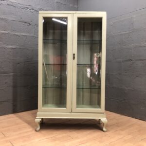 Cream Glass-Front Display Cabinet with 3 Glass Shelves — 36 x 104 x 176 cm