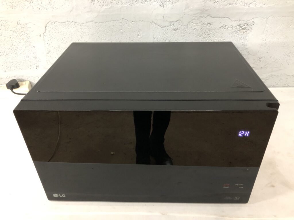 LG Countertop Microwave Oven, Mirrored Black, 40 x 54 x 31 cm