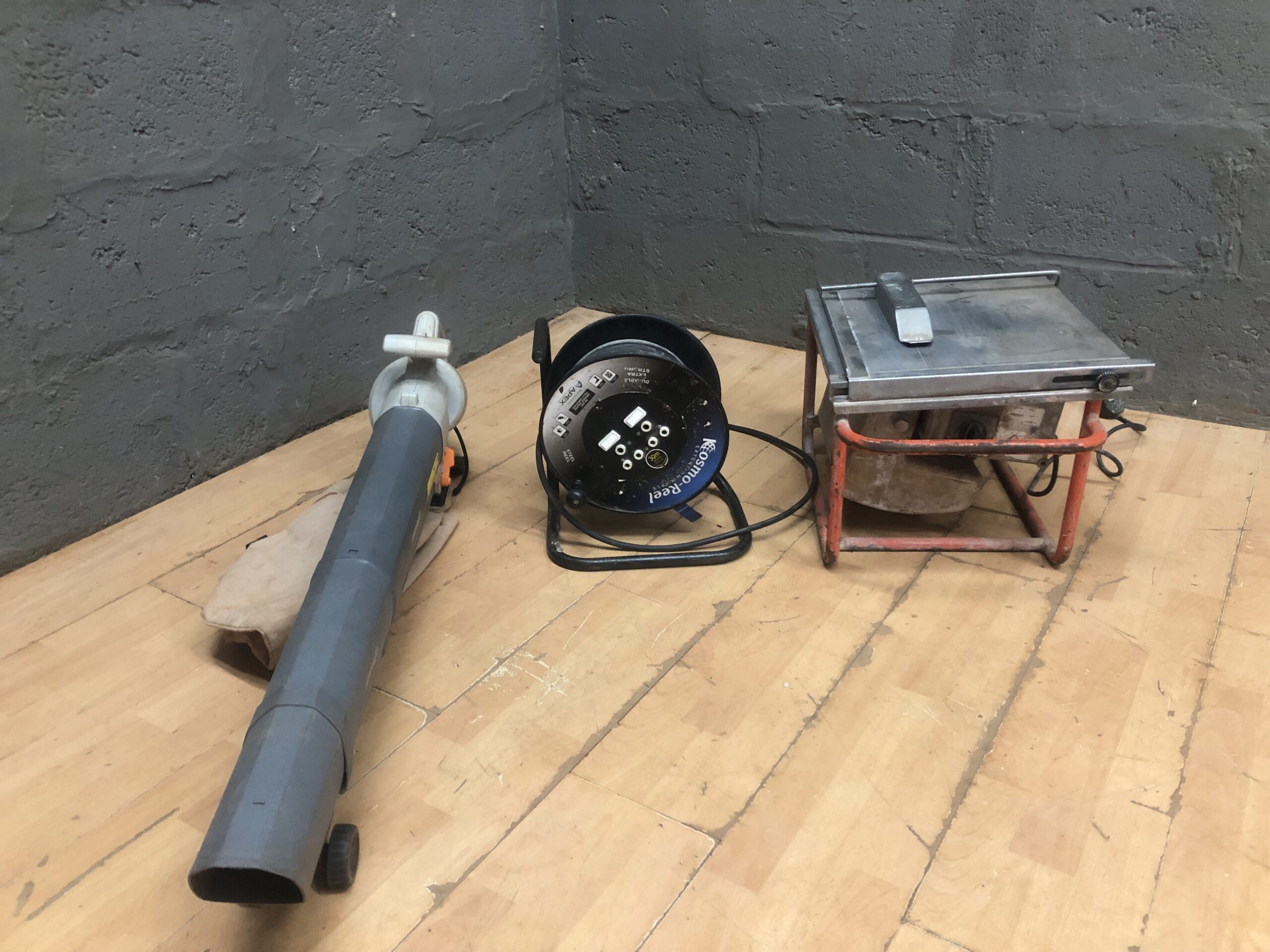Lot of 3 Mixed Power Tools – Leaf Blower, Cable Reel & Portable Table Saw