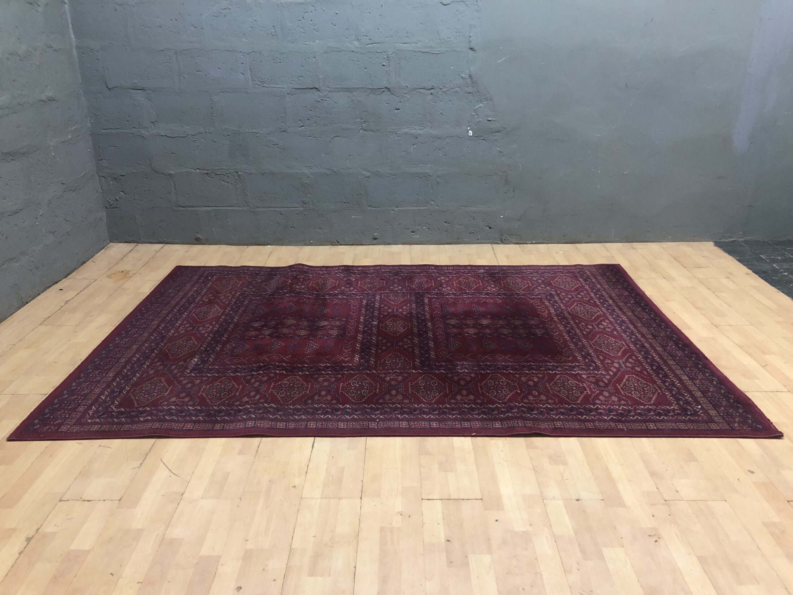 Large Red KIRMAN Patterned Area Rug – 230 x 199 cm
