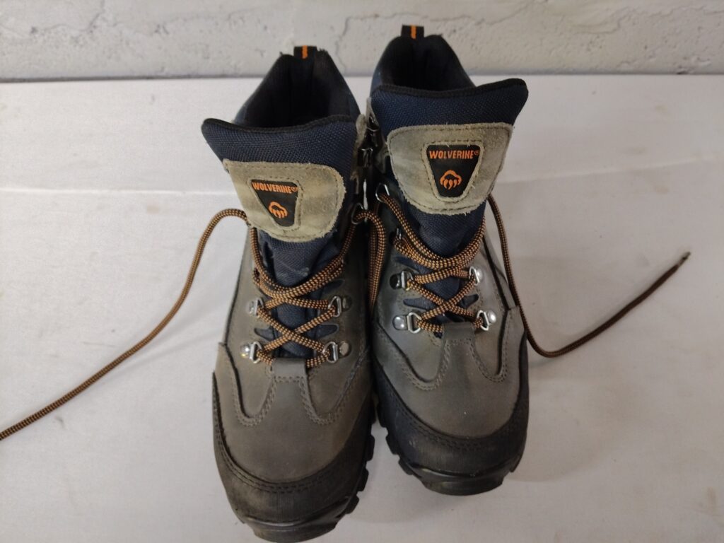 Pair of Wolverine men’s hiking/work boots, USA 8M (UK 6 / EUR 39)