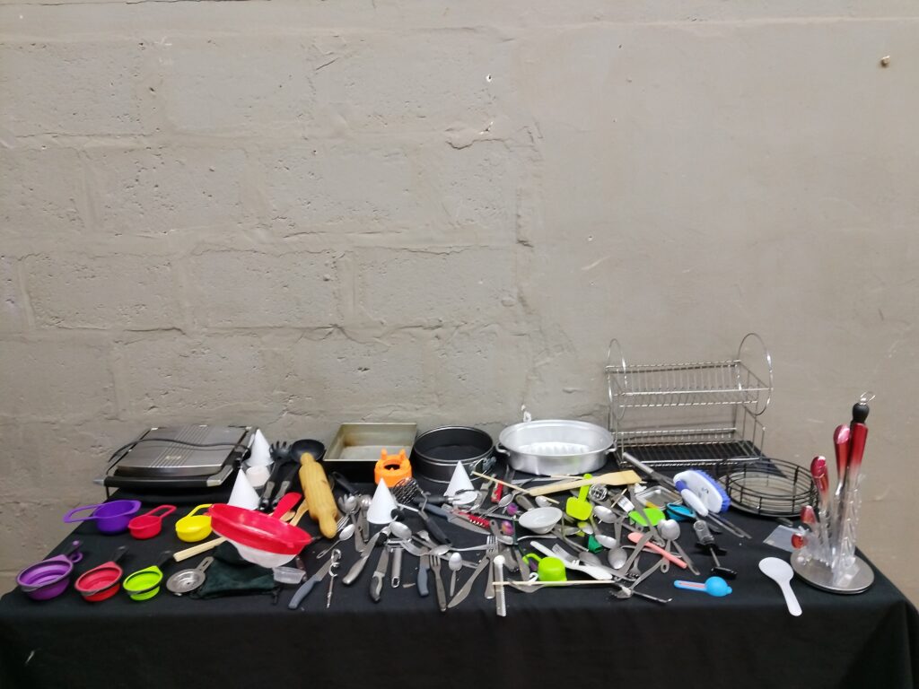 Assorted Kitchen Utensils & Cookware Lot with Countertop Electric Grill (40–60pcs)