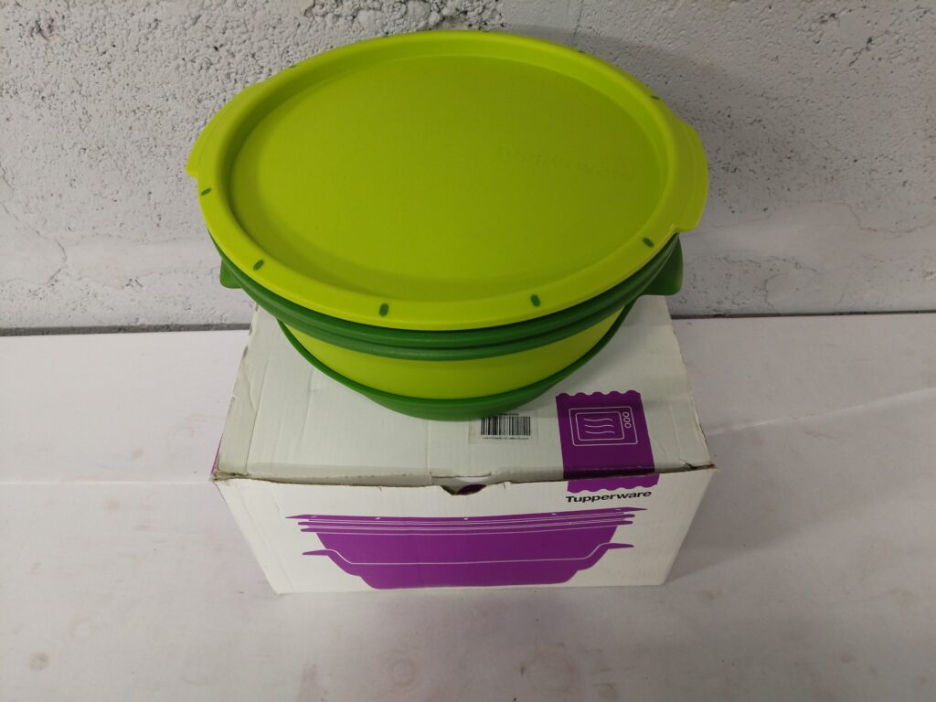 Green Tupperware-style 3-piece Plastic Bowl Set with Strainer Insert & Lid