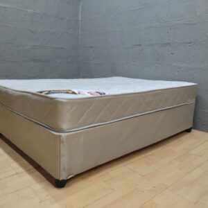 Double mattress with fabric divan base (Sleep Comfort Dream Master)