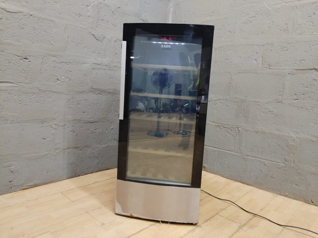AEG Glass-Door Wine/Beverage Cooler, Model S72100WSB1 — 54 x 52 x 124 cm
