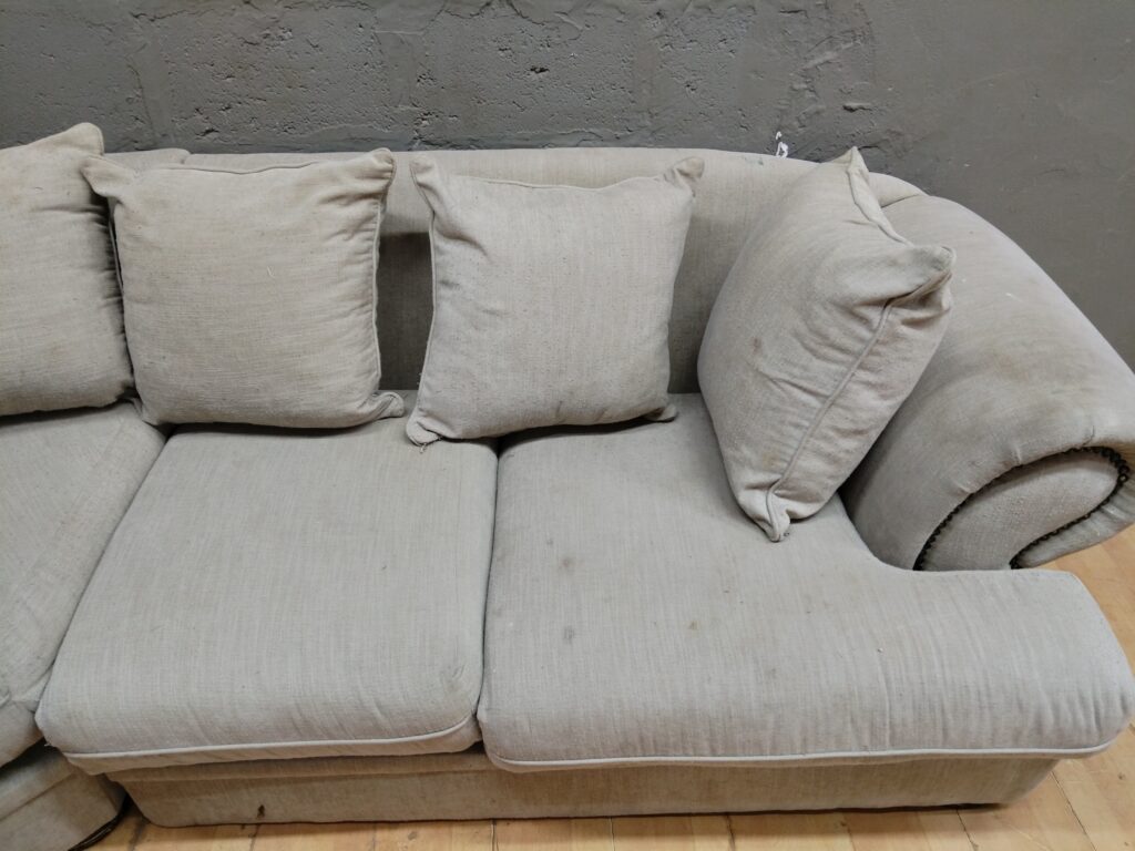 Beige L-Shaped Sectional Corner Sofa with Loose Cushions (Beige/Cream)