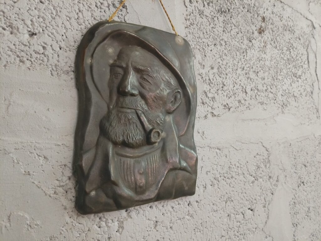 Decorative Wall-Hanging Relief Plaque of Bearded Man with Pipe, 17 x 22 cm