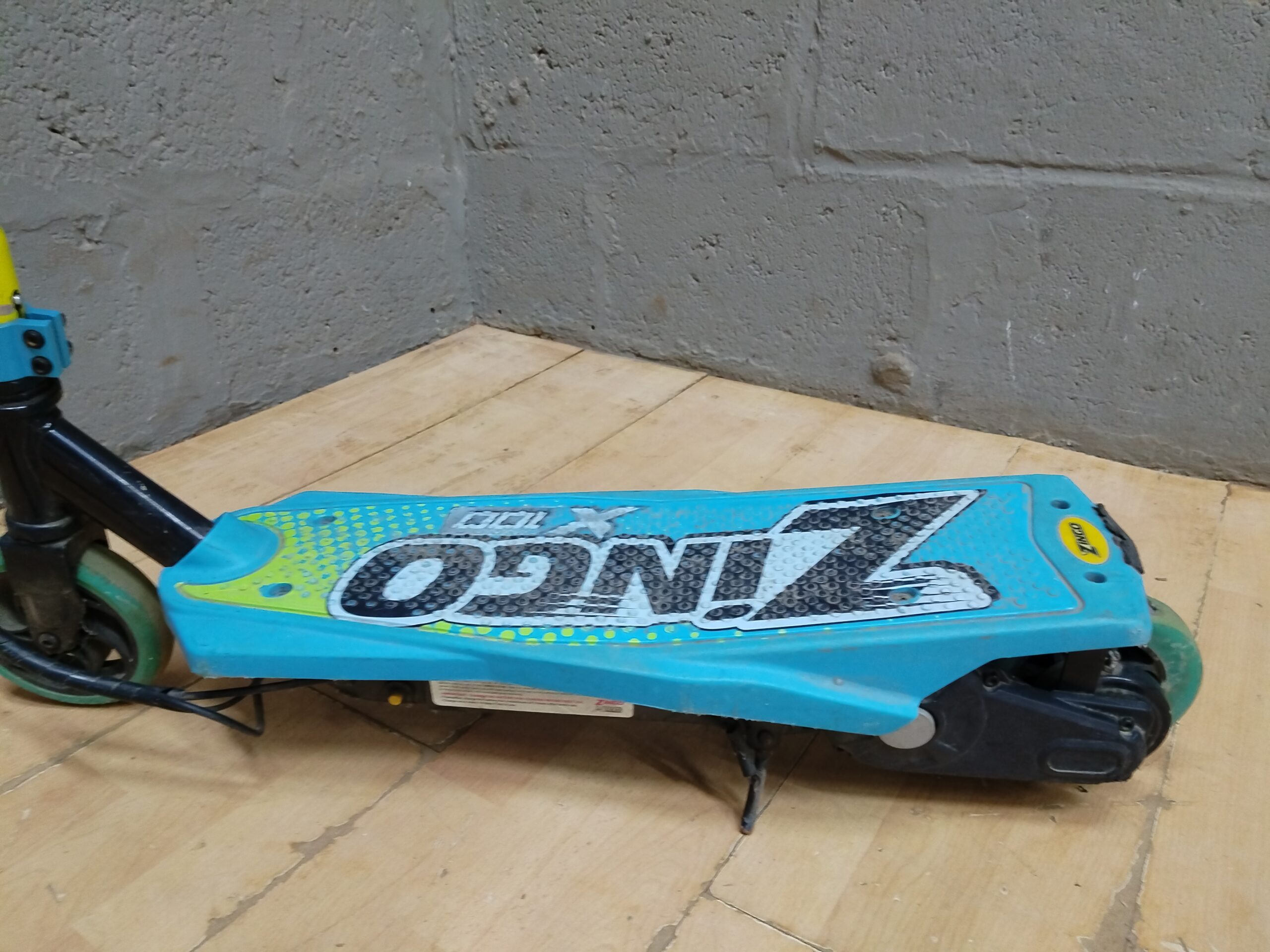 Child ZINGO Kick Scooter — Turquoise, Needs Parts / For Repair