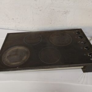Defy DH0338 4-Burner Glass-Ceramic Electric Cooktop (Untested, Chips & Staining)