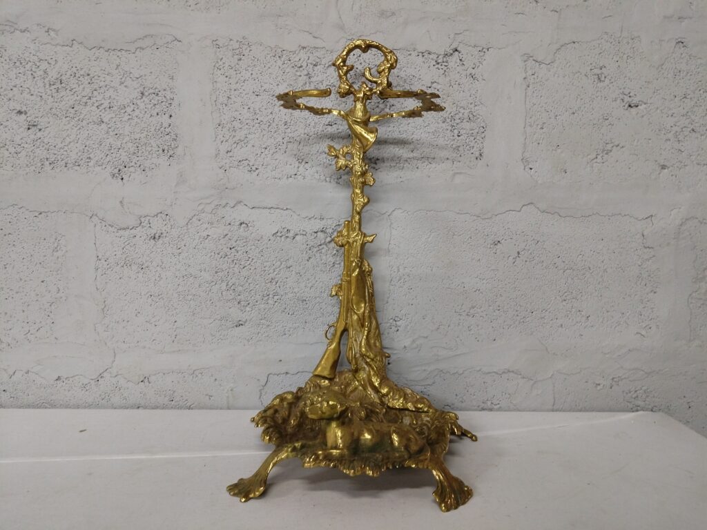 Ornate Gold-Coloured Decorative Stand with Dog Figure, 33 x 24 x 56 cm