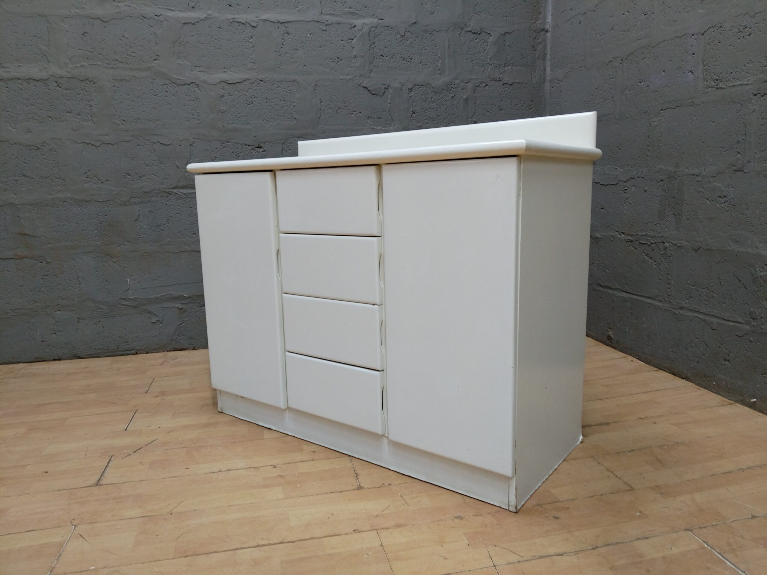 White Cabinet / Sideboard with 4 Central Drawers & Shelves — 121 x 53 x 100 cm