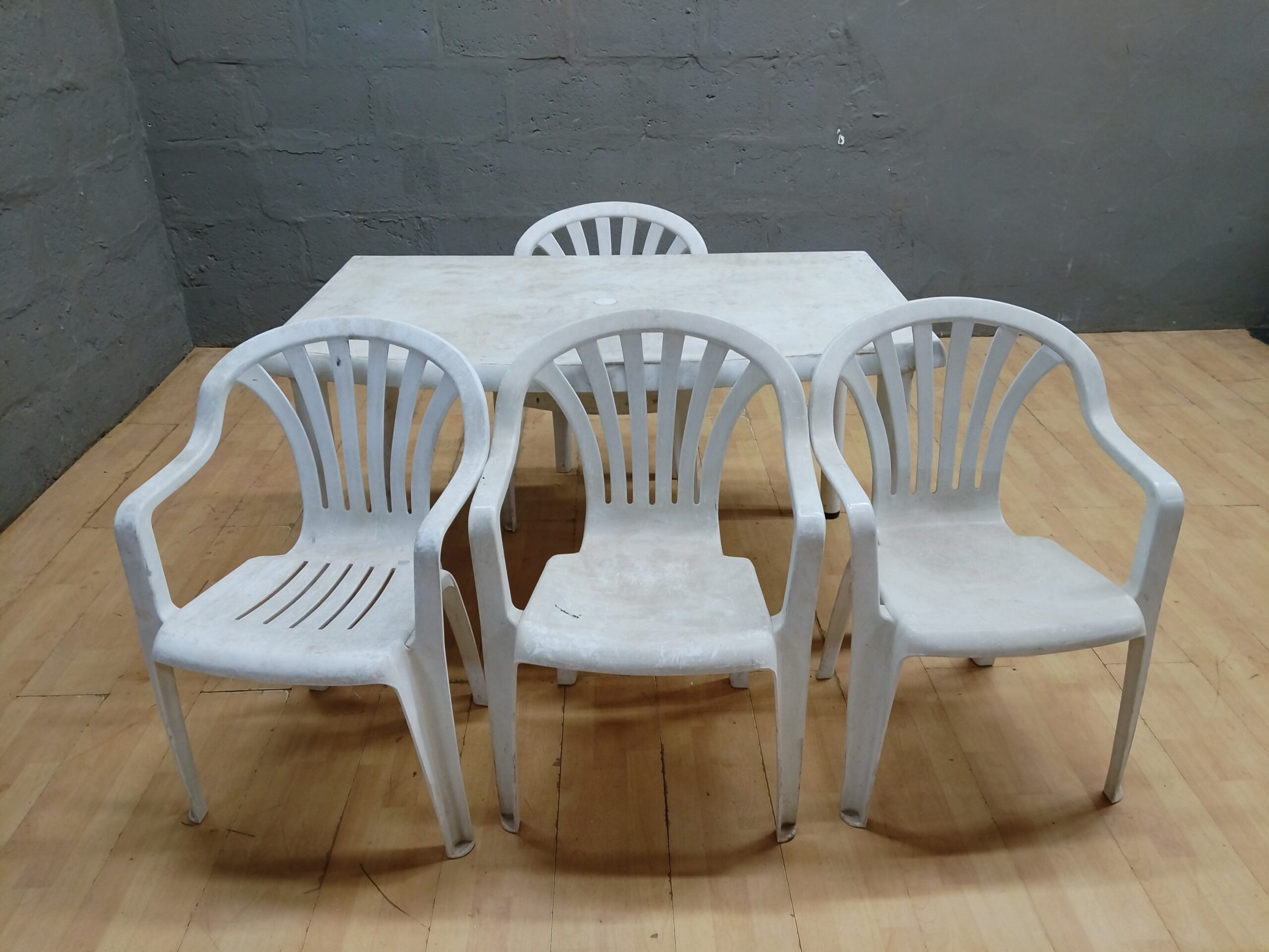 Rectangular Outdoor Dining Table with 4 Matching Chairs — White, Mixed Materials