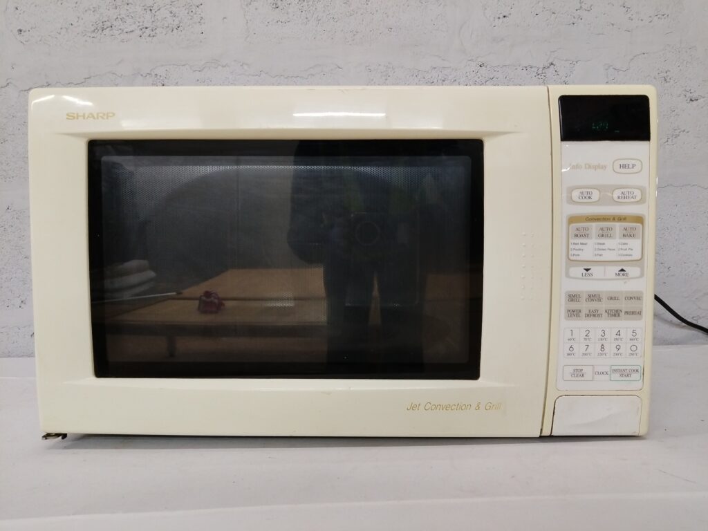 Sharp Countertop Microwave Oven, Powers On (Display Lights) — Off-White, 63×45×37 cm