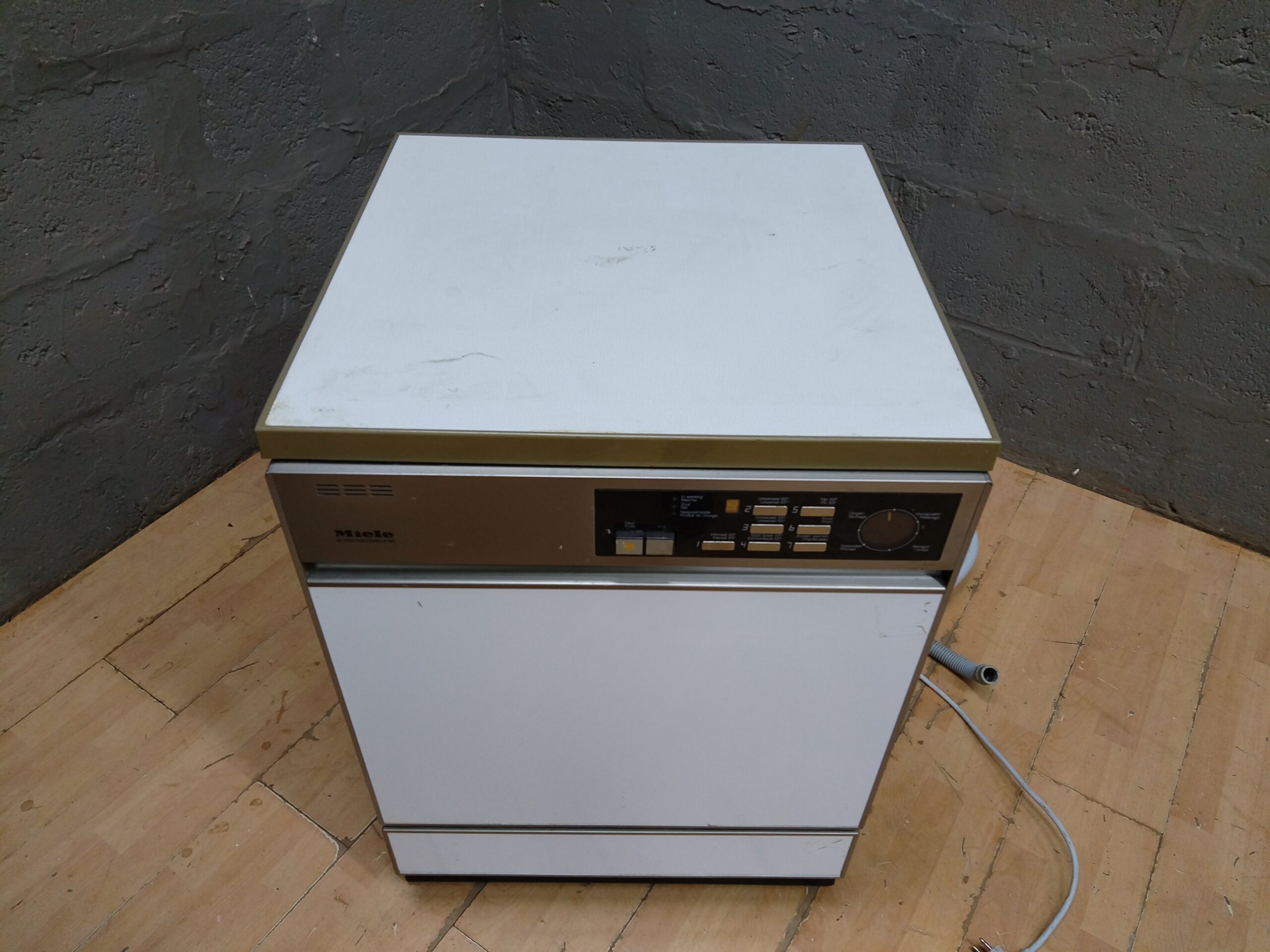 Miele Typ G 562 Freestanding Dishwasher – 60 x 60 x 85 cm, White