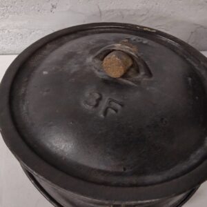 Set of 3 Cast-Iron Cookware Pieces – Pots & Skillet, Used with Surface Rust