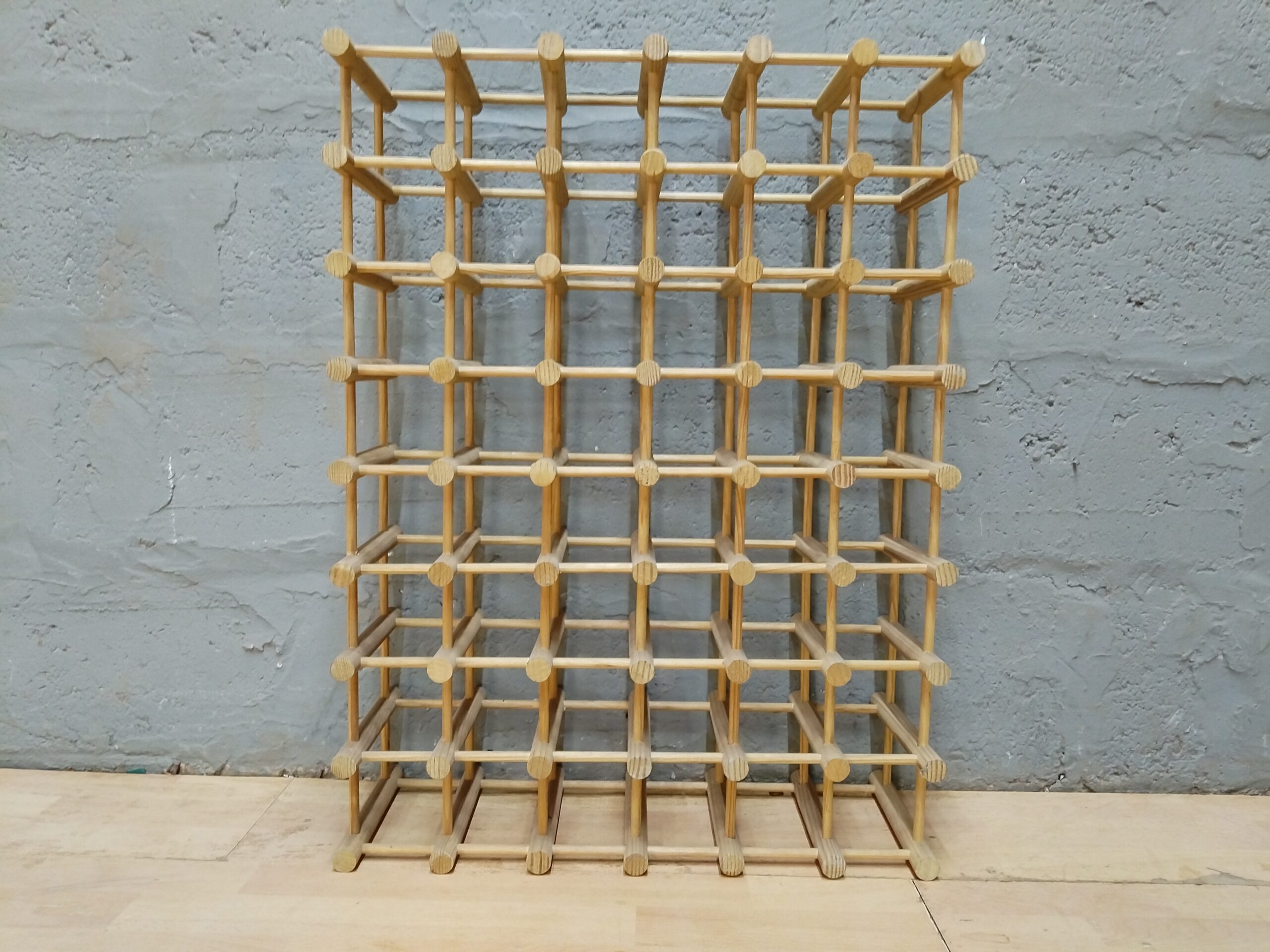 Freestanding Wooden Grid Rack / Bottle Rack — 61 x 21 x 80 cm ()