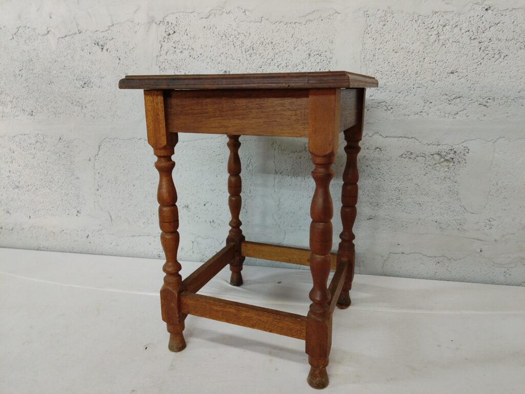 Small Square Wooden Side Table — 31 x 31 x 44 cm, Turned Legs, Brown Finish