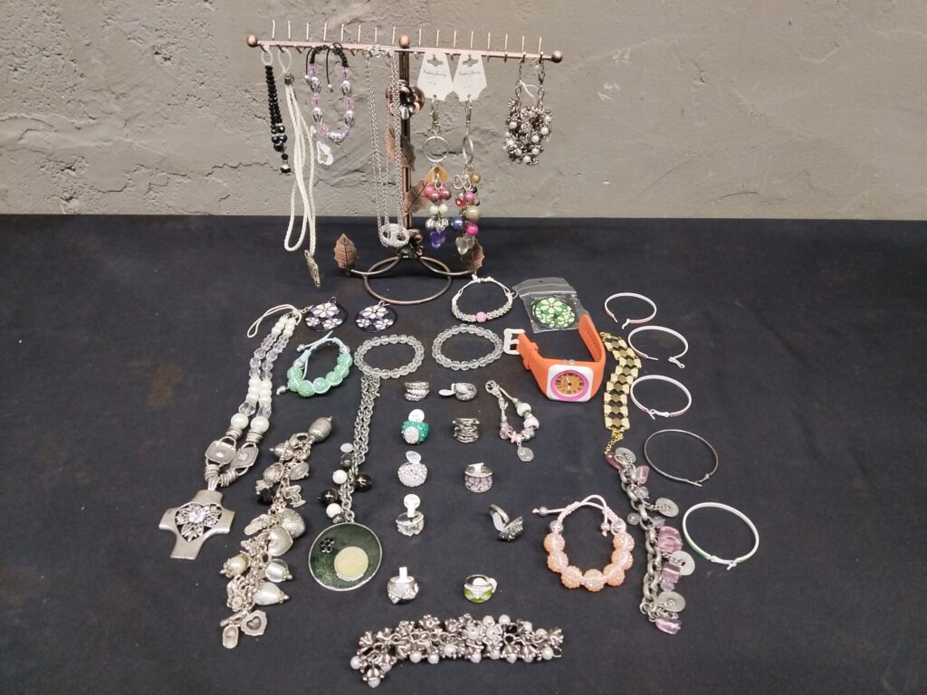 Bulk Lot of Costume Jewellery & Wristwatch – Necklaces, Bracelets, Rings, Earrings & More