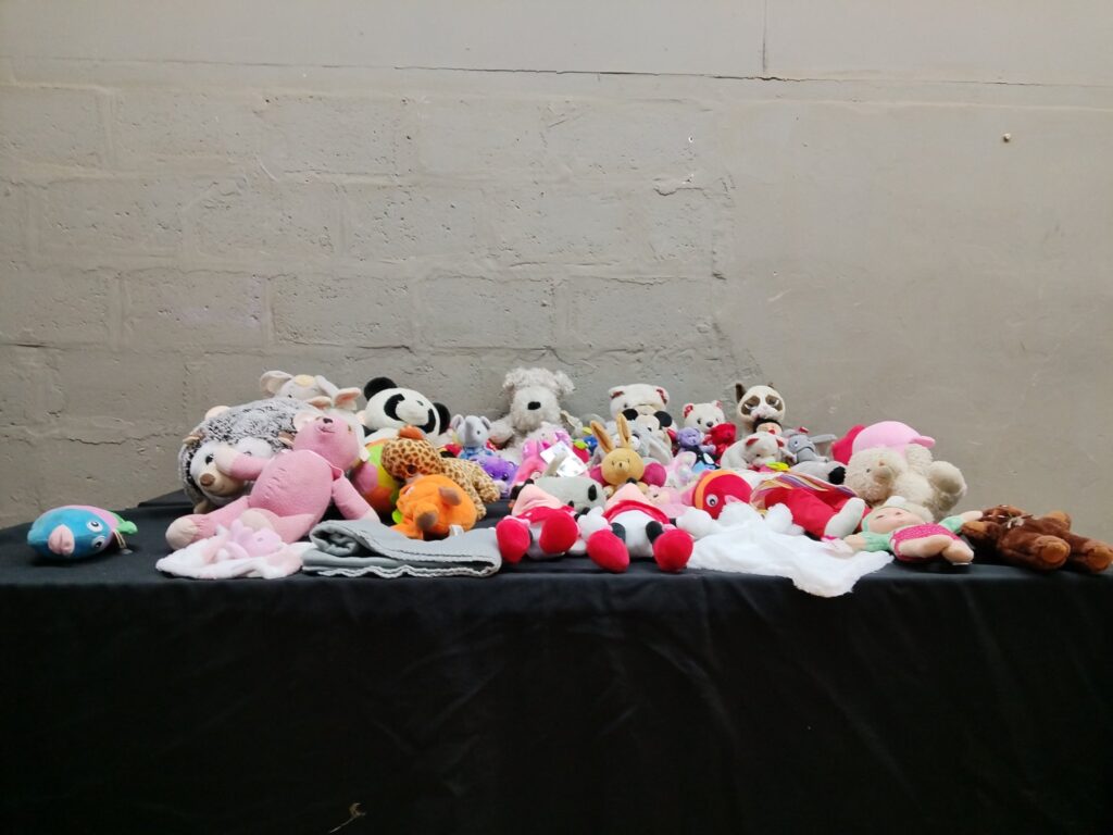 Bulk Lot of Assorted Soft Toys & Plush Dolls (Approx. 40) – Disney, Sonic, Animals & More