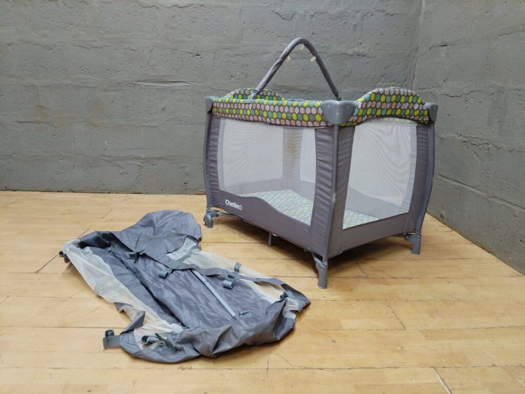 Chelino Portable Baby Cot / Playpen with Mattress and Carry Bag – 99x68x79 cm