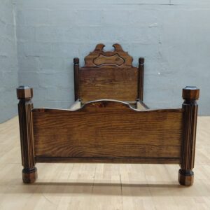 Classic Wooden Single Bed Frame – With a Distinctive Scalloped Headboard and Footboard featuring turned corner posts  Solid Build, 125 x 244 x 132cm