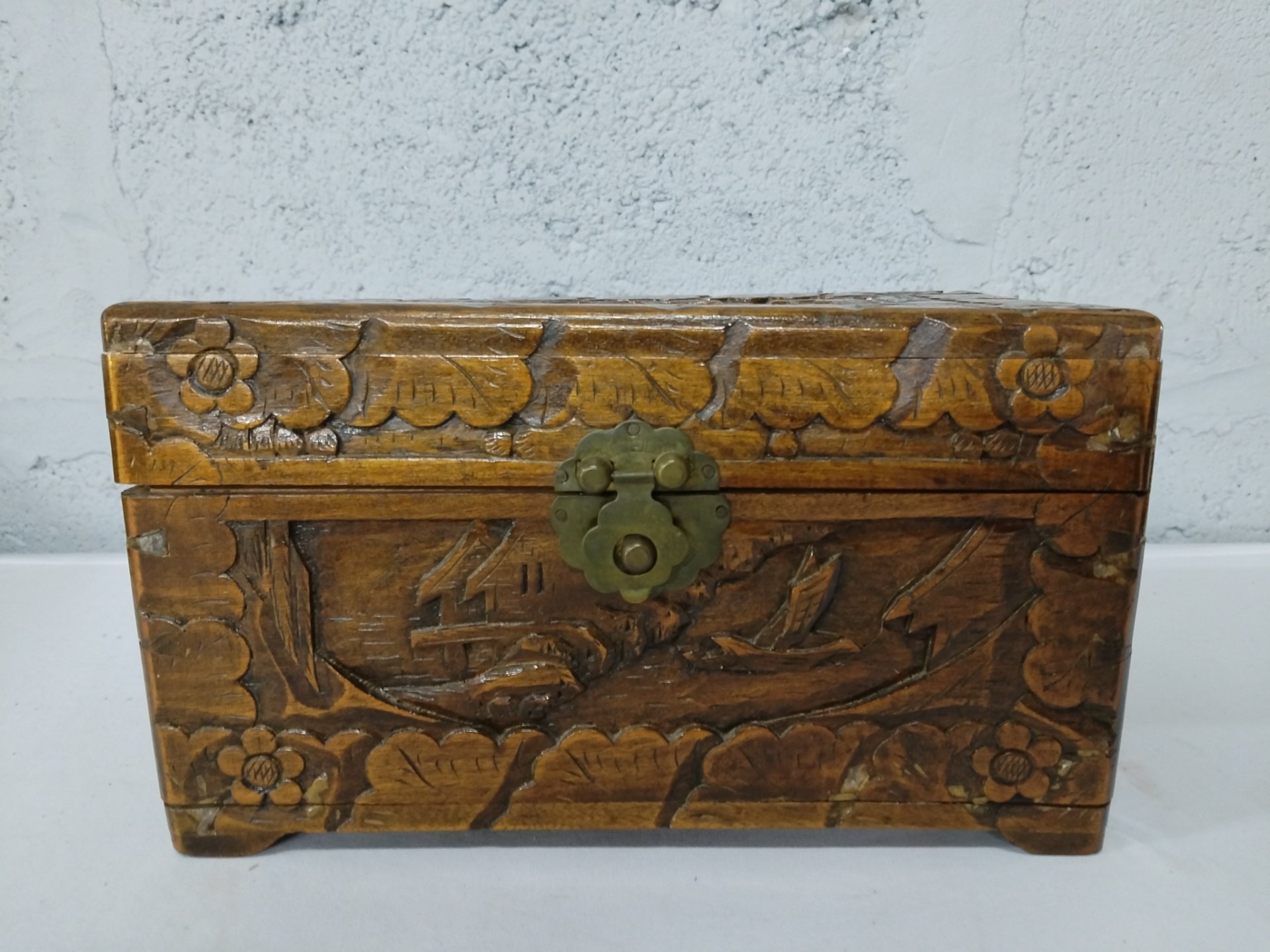 Carved Wooden Trinket/Jewellery Box with Brass Latch – 24cm