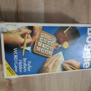 Boggle Board Game (Parker Brothers Bilingual Edition, Complete in Box)