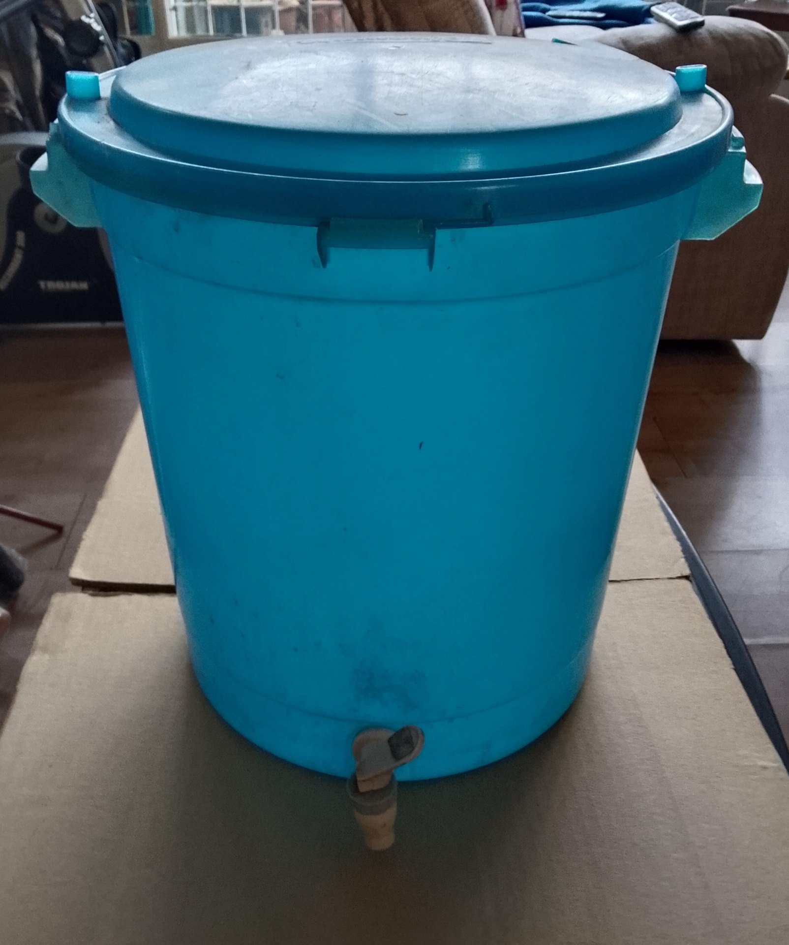 Blue Plastic Water/Drink Dispenser with Lid and Tap – 37cm x 34cm, used, tap tested