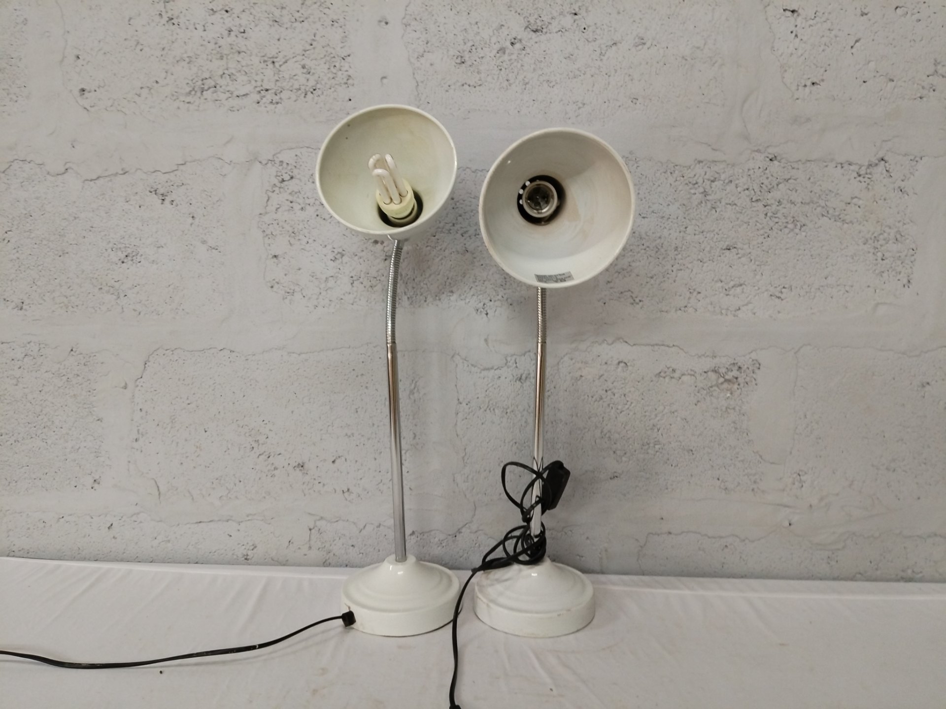 Pair of Greenville GT 005 white gooseneck table lamps — adjustable heads, inline switches
