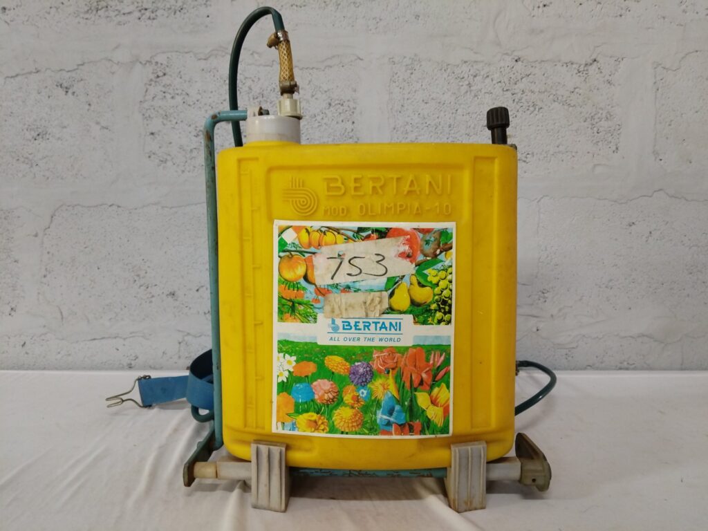 BERTANI Mod. OLIMPIA-10 Yellow Backpack Sprayer – Hose, Pump Knob, Wand & Straps (Not Working)