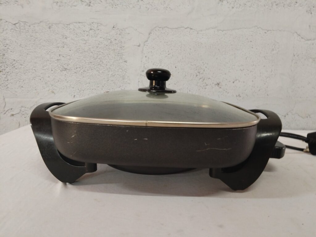Mellerware Electric Frying Pan / Skillet with Glass Lid and Temp Control (tested working)